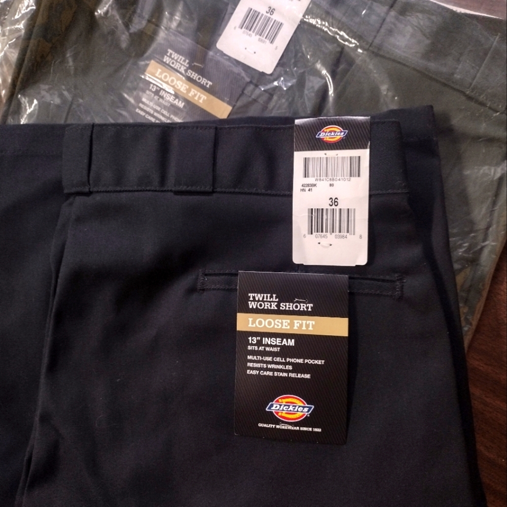 🚨(2) Pairs Dickies shorts